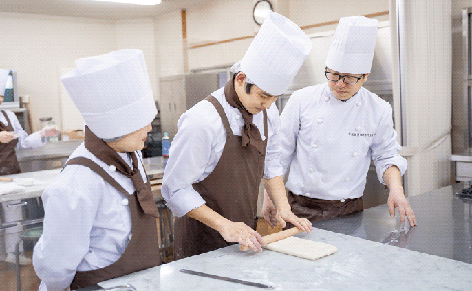 製菓衛生師科 製菓技術経営科 金沢製菓調理専門学校